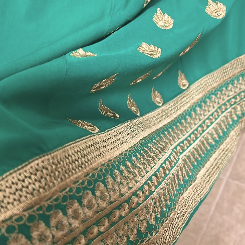 Shalwar Kameez- Elegant Teal and Gold Women's Dress, Size Medium - Picture 10 of 10
